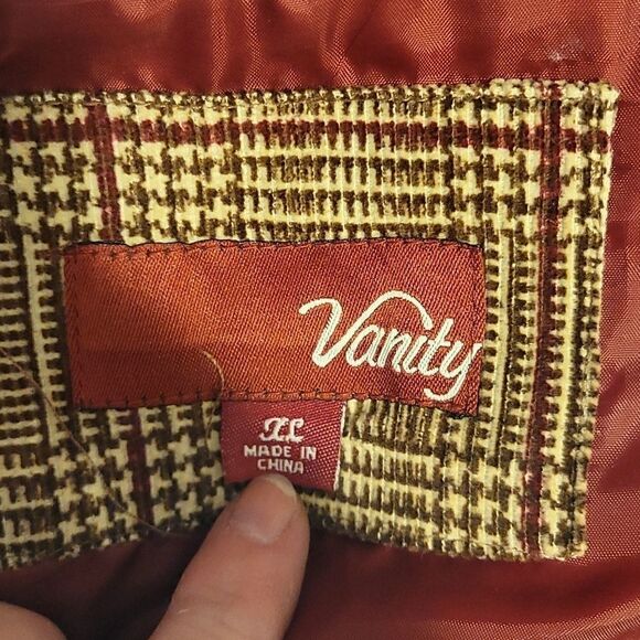 Vanity. Beautiful Vest. Size XL. Faux Fur Hood. Like New! - Picture 9 of 11